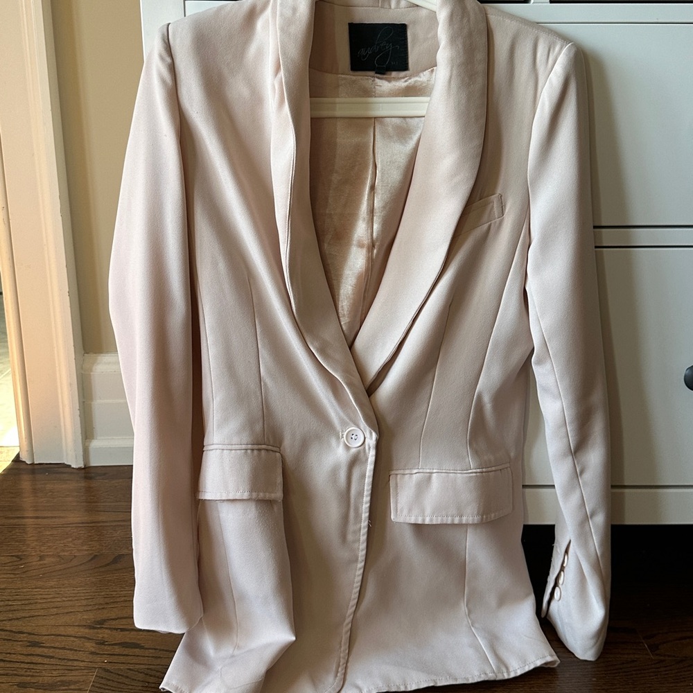 flowy blazer cream